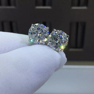 Classic Round-Cut Cubic Zirconia Stud Earrings in White Gold Tone